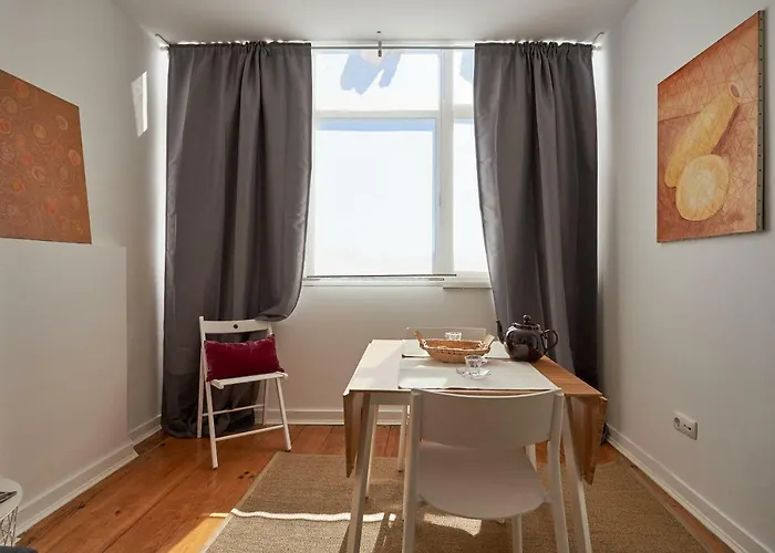 Apartamento Charming Em Belem-books And Canvas