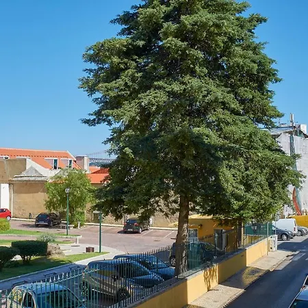 Appartement Charming Em Belém-books&canvas Lissabon