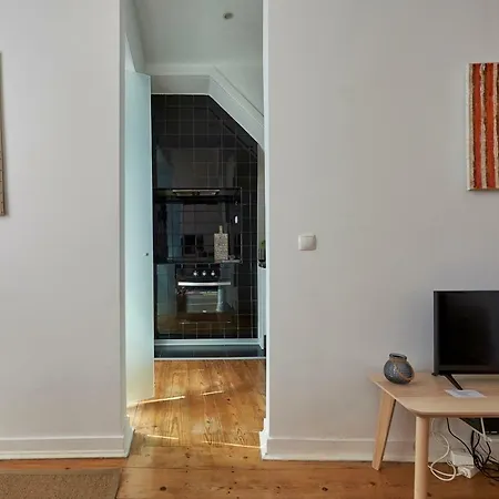 Charming Em Belem-books And Canvas Apartment
